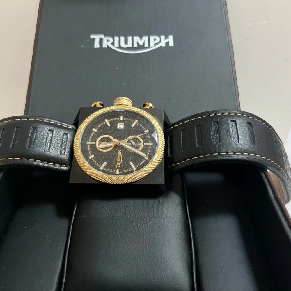 Triumph Motorcycles Men's 3024-05 Scrambler Collection Chronograph Watch - Picture 3 of 8